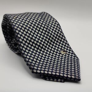 Burberrys Of London Elegant Navy and Silver Men's Tie With COA‎